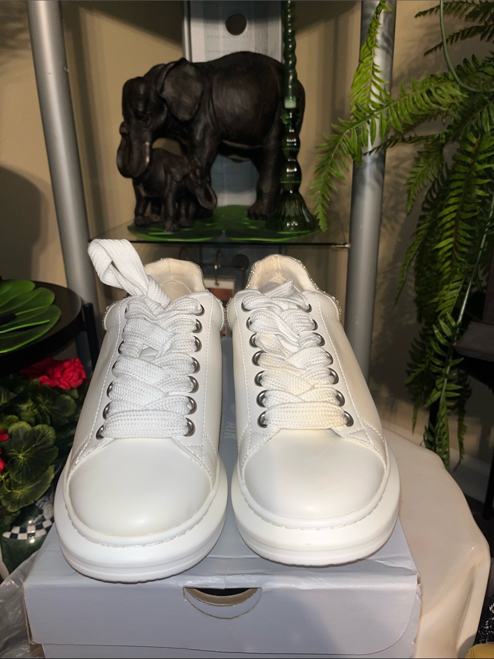 Steve Madden White Low-Top Lace-Up Sneakers